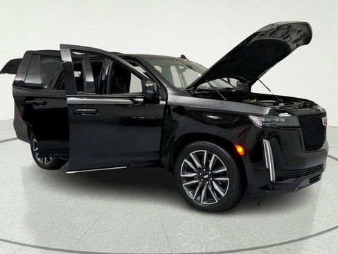 Used 2023 Cadillac Escalade Sport Platinum w/ Heavy-Duty Trailer Package AWD/4WD image 14