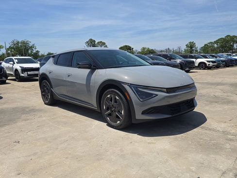 New 2026 Kia EV6 Light RWD image 2