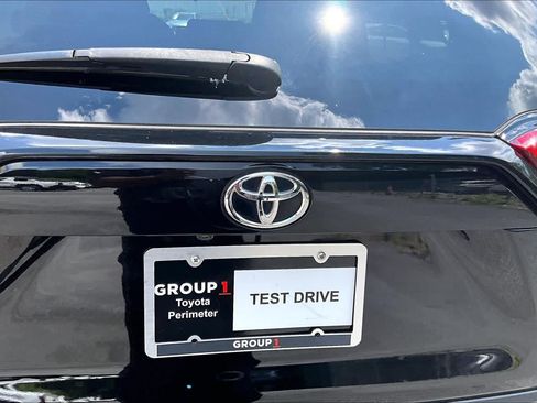 Used 2021 Toyota RAV4 LE FWD image 31