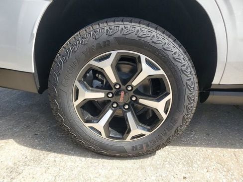 New 2026 GMC Yukon AT4 AWD/4WD image 6