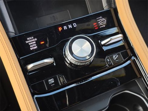 New 2025 Jeep Grand Cherokee Summit image 11