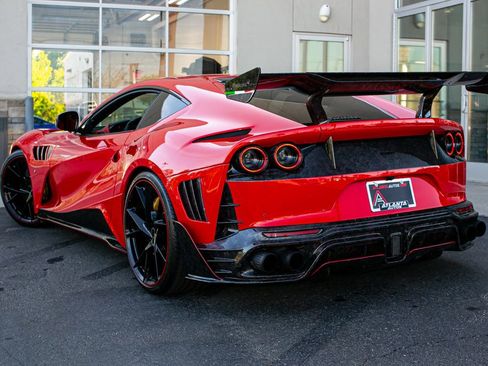 Used 2020 Ferrari 812 Superfast RWD image 40