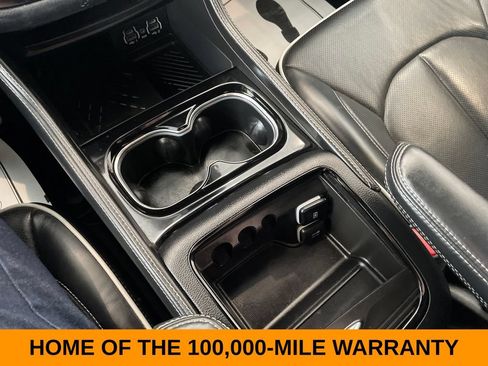 Used 2025 Chrysler Pacifica Limited FWD image 19