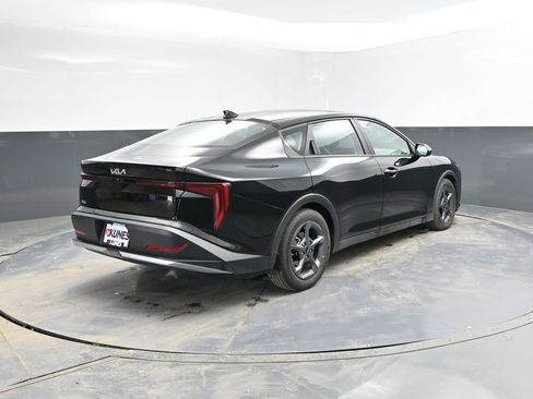 Used 2025 Kia K4 LXS image 7