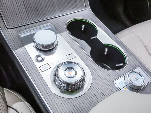 Certified 2026 Genesis GV80 2.5T Advanced image 19