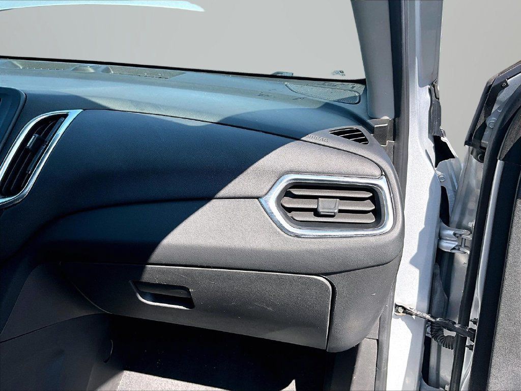 Used 2022 Chevrolet Equinox LT FWD image 17