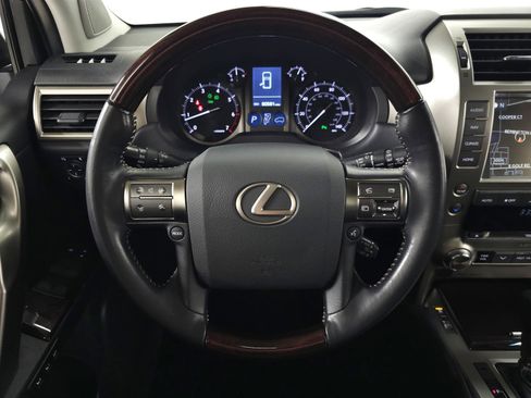 Used 2018 Lexus GX 460 Premium w/ Premium Package image 17