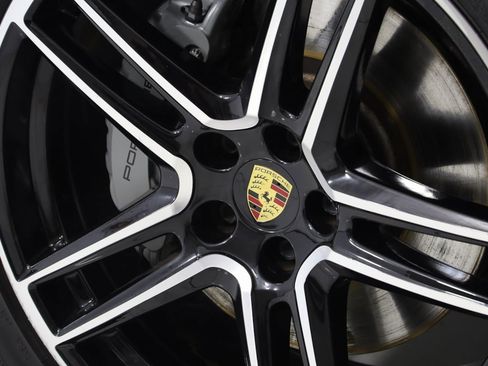 Used 2021 Porsche Macan S image 18