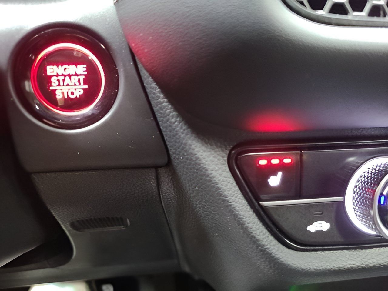 Certified 2025 Honda HR-V EX-L image 33