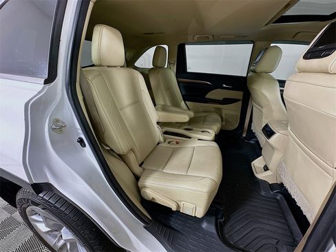 Used 2017 Toyota Highlander Limited image 37