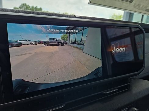 New 2025 Jeep Gladiator Sport image 47