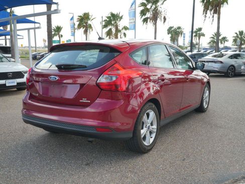 Used 2014 Ford Focus SE w/ Interior Protection Package FWD image 3