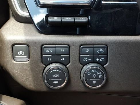 Used 2024 Chevrolet Silverado 2500 LTZ w/ LTZ Premium Package AWD/4WD image 15