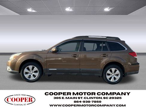 Used 2011 Subaru Outback 2.5i Limited image 4