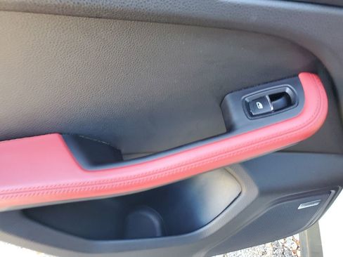 Used 2017 Porsche Macan S image 11