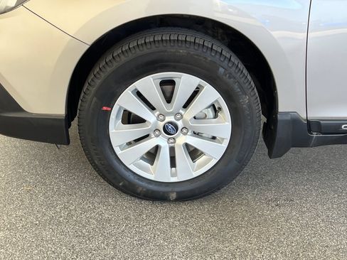 Used 2019 Subaru Outback 2.5i Premium AWD/4WD image 27