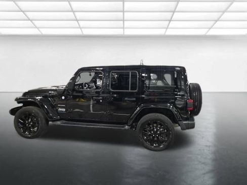 Used 2023 Jeep Wrangler Unlimited Sahara w/ Cold Weather Group AWD/4WD image 8