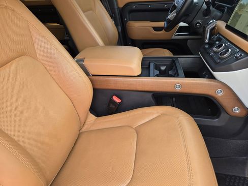 Used 2023 Land Rover Defender 130 First Edition AWD/4WD image 19
