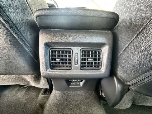 Used 2025 Toyota Camry SE image 13