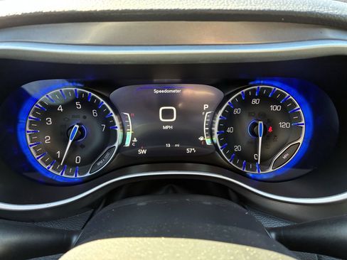New 2026 Chrysler Pacifica Select FWD image 38