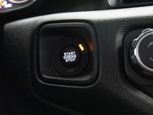 Used 2024 Jeep Gladiator Sport image 28