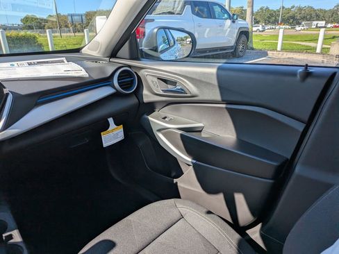 New 2026 Chevrolet Trax LS w/ Driver Confidence Package image 17