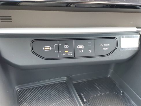 New 2025 Kia Carnival EX image 28