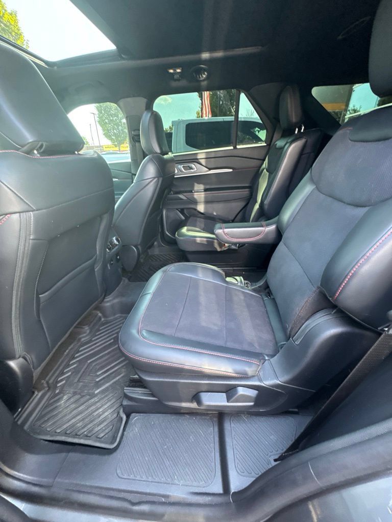 Used 2025 Ford Explorer ST w/ Sun And Sound Package AWD/4WD image 8