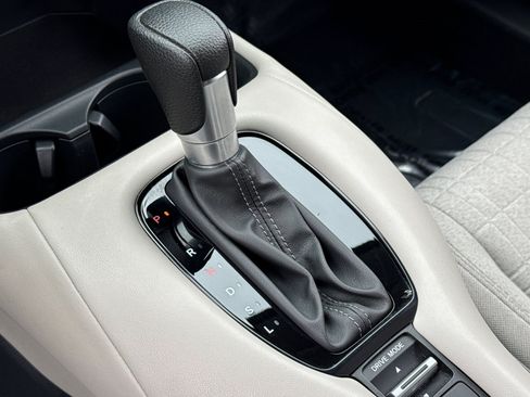 Used 2025 Honda HR-V LX image 17