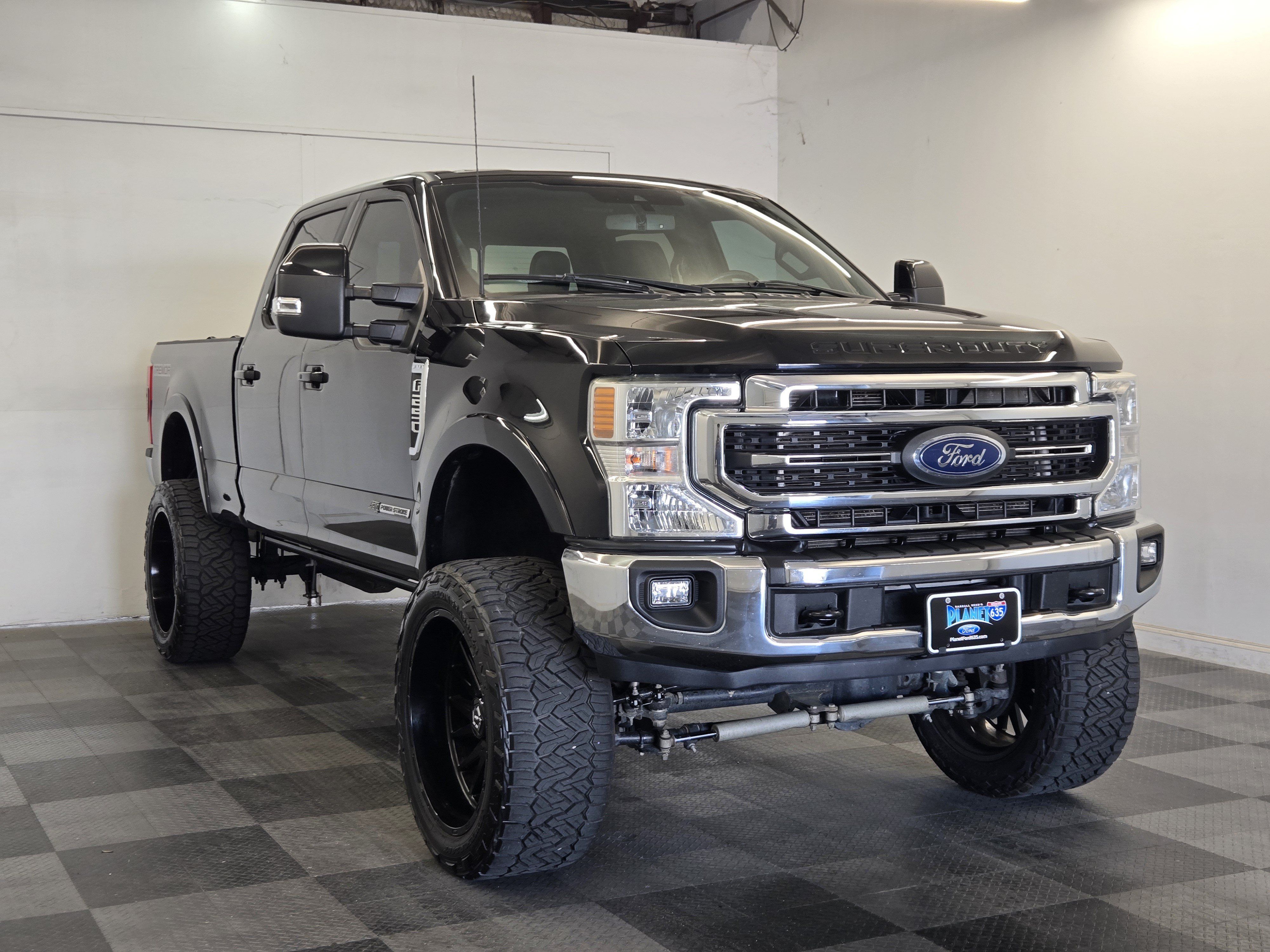 Used 2022 Ford F250 Lariat w/ Tremor Off-Road Package AWD/4WD image 2