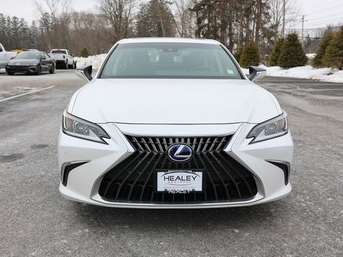 Used 2022 Lexus ES 300h w/ Premium Package image 2