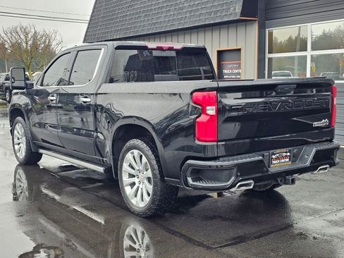 Used 2020 Chevrolet Silverado 1500 High Country w/ Technology Package image 3