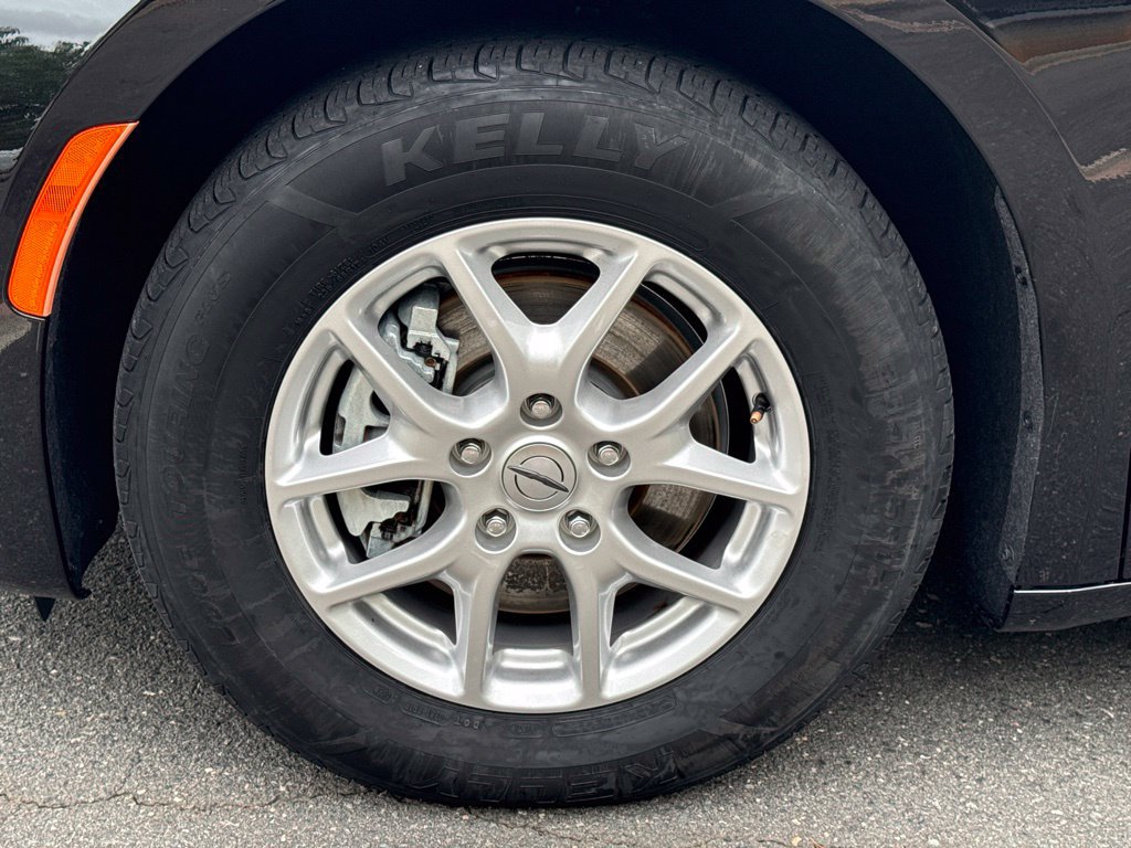Used 2024 Chrysler Pacifica Touring-L FWD image 15