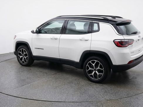 Used 2025 Jeep Compass Limited AWD/4WD image 6