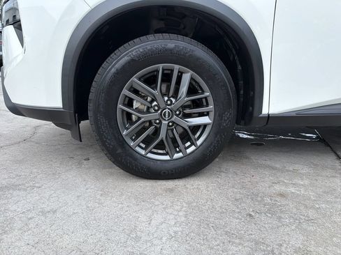 Certified 2024 Nissan Rogue S FWD image 10