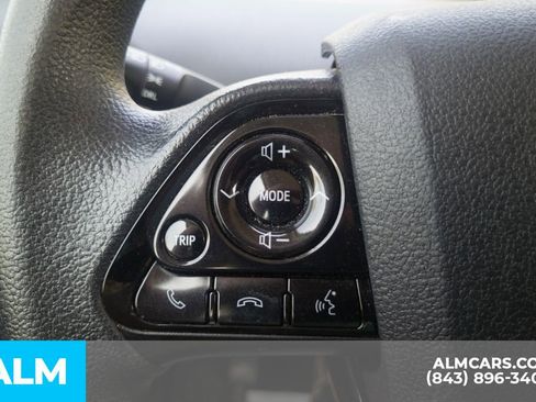 Used 2022 Toyota Prius LE FWD image 34