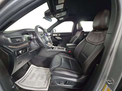 Used 2023 Ford Explorer Platinum w/ Technology Package image 9