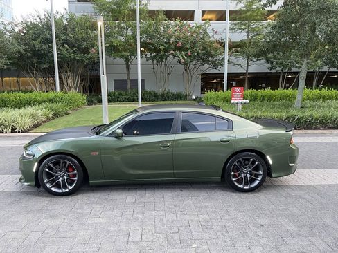 Used 2022 Dodge Charger Scat Pack w/ Plus Group RWD image 17