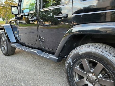 Used 2015 Jeep Wrangler Unlimited Sahara AWD/4WD image 11