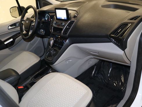 Used 2022 Ford Transit Connect XLT FWD image 17