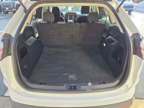 Used 2021 Ford Edge SE image 37
