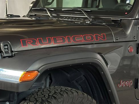 Used 2024 Jeep Wrangler Unlimited Rubicon w/ Technology Group image 4