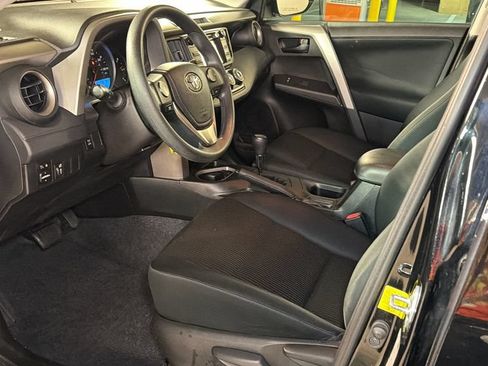 Used 2016 Toyota RAV4 LE AWD/4WD image 18