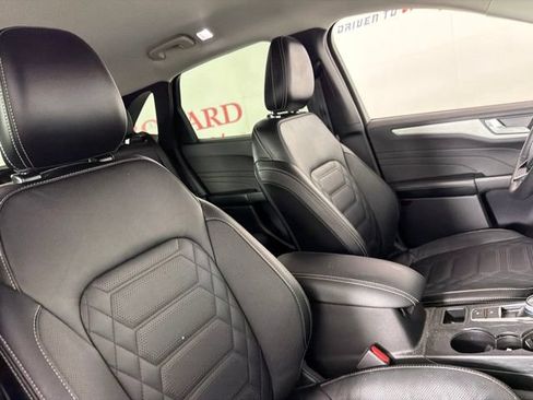 Used 2024 Ford Escape Platinum w/ Premium Technology Package AWD/4WD image 16