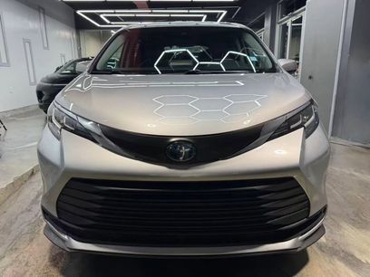 Used 2021 Toyota Sienna LE