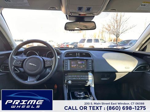 Used 2017 Jaguar XE Premium image 17