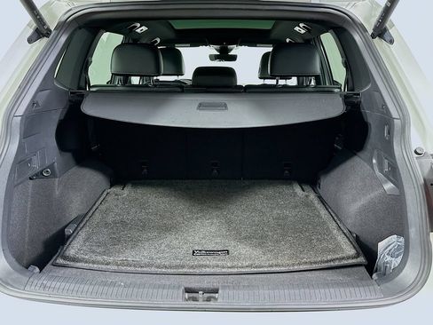 Used 2022 Volkswagen Tiguan SEL R-Line AWD/4WD image 16