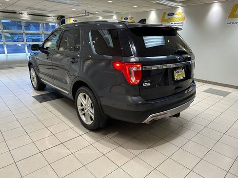 Used 2017 Ford Explorer XLT w/ Equipment Group 201A AWD/4WD image 23