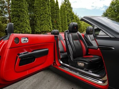 Used 2016 Rolls-Royce Dawn RWD image 27