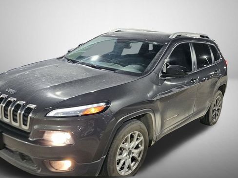 Used 2016 Jeep Cherokee Latitude image 1